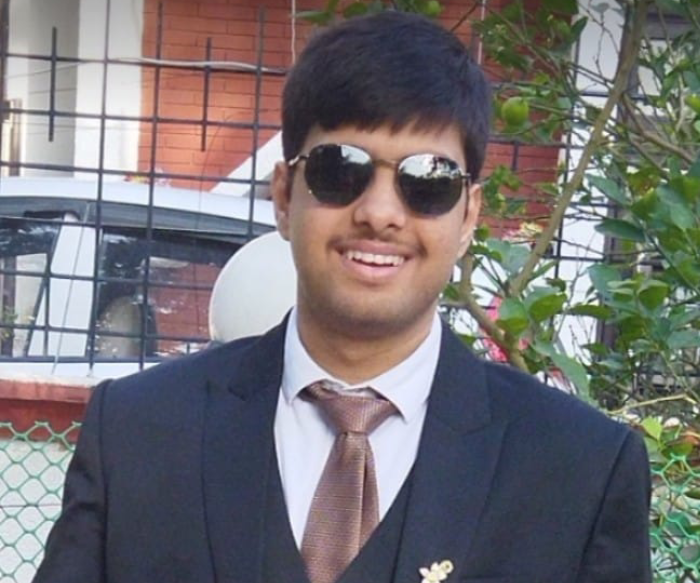 e-startups-business-team-member